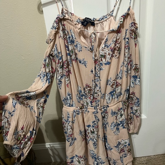 Romper - Picture 2 of 2